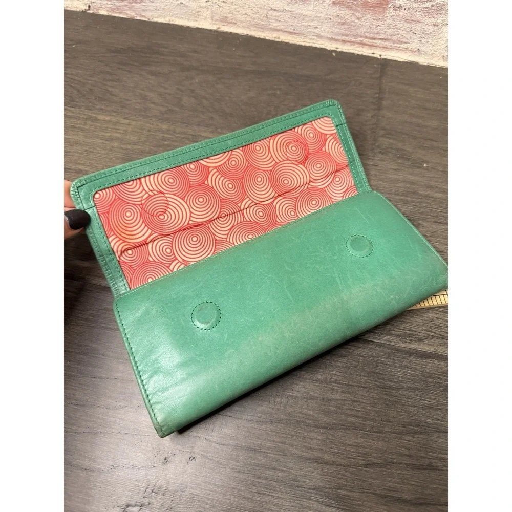 HOBO International Sadie Leather Trifold Wallet Clutch Organizer w Keychain Exc